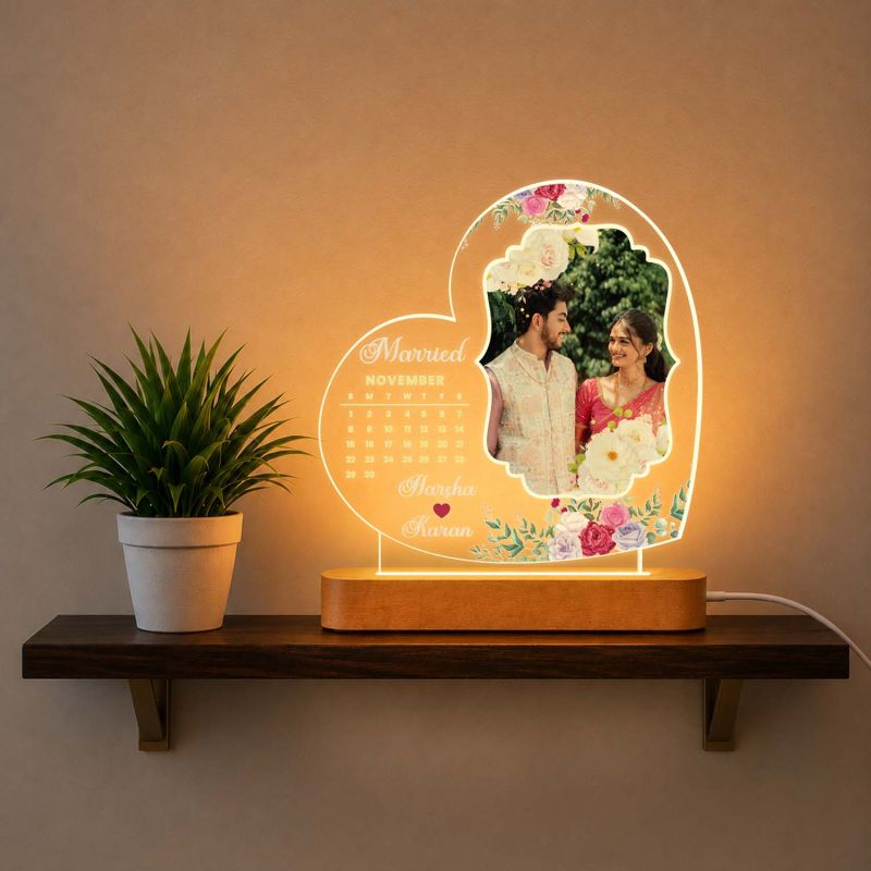 Personalized Wedding Calendar Acrylic LED Lamp | Custom Anniversary & Marriage Gift for Bride and Groom – Warm Light Bedside Table Lamp with Wooden Stand